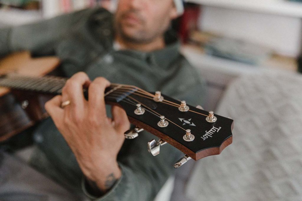 Ben Harper with his Taylor 717e